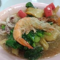 ราดหน้าเจ็ดยอด (ข่วงสิงห์-ม.ราชภัฏ)