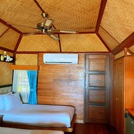 โรงแรมซันเซ็ทวิลเลจ บีช รีสอร์ท
