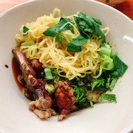 เฮียหม่ำก๋วยเตี๋ยวเรือทีเด็ด (หมู)