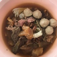 เมนูของร้าน ใบเตยก๋วยเตี๋ยวเนื้อตุ๋น