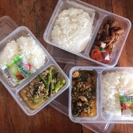 ใบเตยก๋วยเตี๋ยวเนื้อตุ๋น