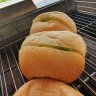 ขนมปังปิ้งป้าตุ้ม ม.พายัพ