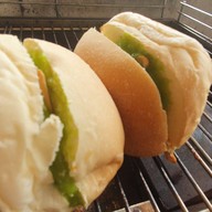 ขนมปังปิ้งป้าตุ้ม ม.พายัพ