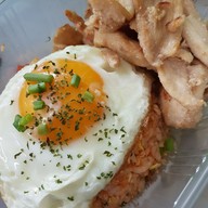 เมนูของร้าน ผัดจัง ณ ยุดยา