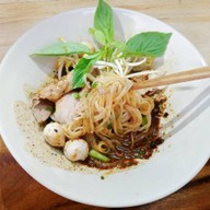 ก๋วยเตี๋ยวเรือป.ประทีป คุณจอน เสาธงหิน