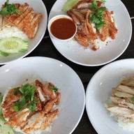 ข้าวมันไก่เจ้โบวี่