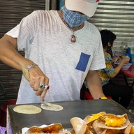 ขนมเบื้องป้าแอ๋มเยาวราช