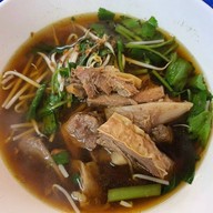 ก๋วยเตี๋ยวเนื้อ นายหมี Apple Loft