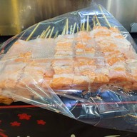 เมนูของร้าน แซลม่อนย่าง ตลาดนัดสัมมากร