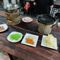 Party กุ้งย่างเนย หมูย่างชีส ชาบูหม้อดิน ลาดพร้าว