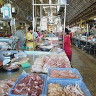 ตลาดบ่อนไก่
