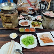 Party กุ้งย่างเนย หมูย่างชีส ชาบูหม้อดิน ลาดพร้าว