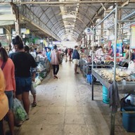 ตลาดบ่อนไก่