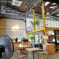 บรรยากาศ YELO House