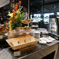 Krislicious Eatery & Bar