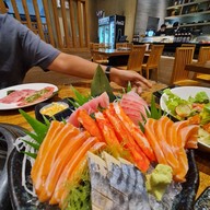 Realichi Yakiniku & Sushi เพชรบุรี