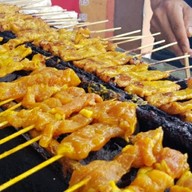 แม่กำไรหมูสะเต๊ะ ข้าวต้มปลา เอกชัย
