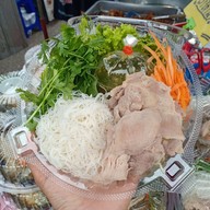 ข้าวแกงใบเฟิร์น เมี่ยงหมูมะนาว