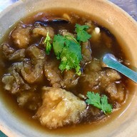 เมนูของร้าน หูฉลามน้ำแดงบรั่นดี น้องนิว เยาวราช
