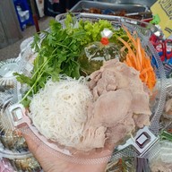 หน้าร้าน ข้าวแกงใบเฟิร์น เมี่ยงหมูมะนาว