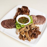 ออเดิร์ฟเย็นหมูและเนื้อ