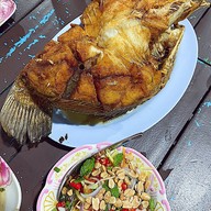 เมนูของร้าน เจ๊ผึ้ง ซีฟู๊ด
