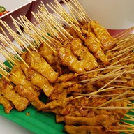แม่กำไรหมูสะเต๊ะ ข้าวต้มปลา เอกชัย