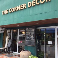 THE CORNER DECOR