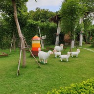 บ้านไร่ในซอย