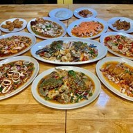 ก๋วยเตี๋ยวโบราณบ้านยายคาเฟ่ ไทยรามัญ