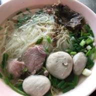 เมนูของร้าน นพรัตน์ ก๋วยเตี๋ยวเนื้อ