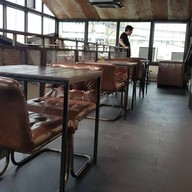 บรรยากาศ Tin & Tonic cafe and bistro