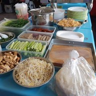 เปาะเปี๊ยะสด เจ๊หมูบางกระบือ ไม่มีสาขา