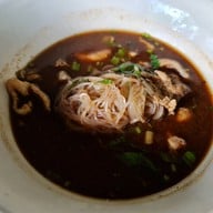 ก๋วยเตี๋ยวเรือห้อยขา สันกำแพง