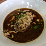 ก๋วยเตี๋ยวเรือห้อยขา สันกำแพง