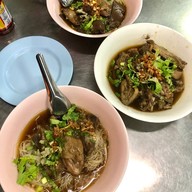 ก๋วยเตี๋ยวเป็ดตุ๋น นนทบุรี