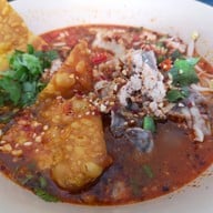 เมนูของร้าน อ้วน ก๋วยเตี๋ยวทะเล