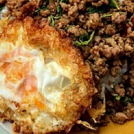 เนื้อแน่นกะเพราจ๋า พระสมุทรเจดีย์