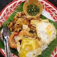 อิ่มกะเพราถาด ชั้น G กาดหลวงแอร์พอร์ต