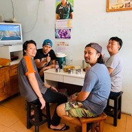 ก๋วยเตี๋ยวไก่ตุ๋นไก่ทอดปั้นทอง ม.หัวเฉียว อาคารดิอิมเพลสสุวรรณภูมิ ซ.มัณฑนา