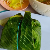 ก๋วยเตี๋ยวห่อใบตองตึง