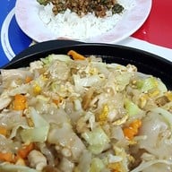 ใหญ่สุกี้กระทะร้อน วันทูทรี