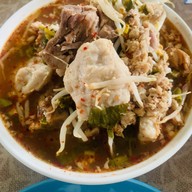 ดูดดูกหมู ก๋วยเตี๋ยวกระดูกหมู เมืองเอก