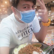 อิ่มกะเพราถาด ชั้น G กาดหลวงแอร์พอร์ต