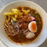 เมนูของร้าน ก๋วยเตี๋ยวหนองปลิง เส้นอัญชัน