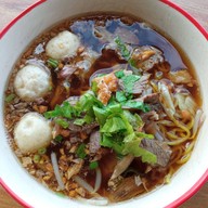 เมนูของร้าน ป้าแหววก๋วยเตี๋ยวริมน้ำ