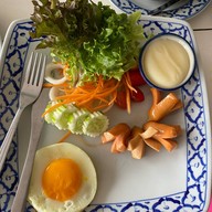 บ้านรักอัมพวา
