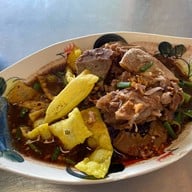 เมนูของร้าน ก๋วยเตี๋ยวหนองปลิง เส้นอัญชัน