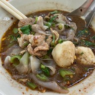 เฮียหม่ำก๋วยเตี๋ยวเรือทีเด็ด (หมู)