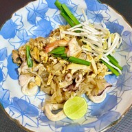 เมนูของร้าน ผัดไทย - หอยทอด หน้าเพชรจริก ( แม่เล็ก เพชรบุรี)